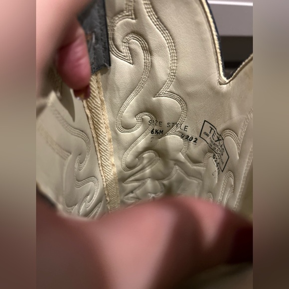 Vintage Gray Ostrich Leather Cowboy Boots | Women’s 6.5 | Tony Lama Style - Picture 14 of 15